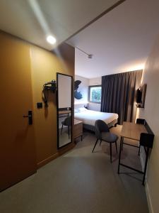 Hotels B&B HOTEL La Rochelle Centre Les Minimes : photos des chambres