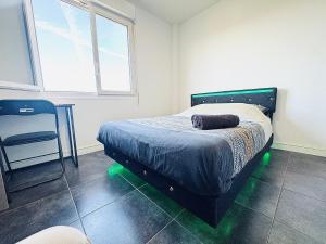 STUDIO A 300 METRES DE LA GARE et 25 MINUTES DE PARIS EN TRAIN