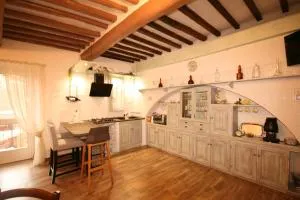 Grazioso appartamento ai bori del centro storico - Sassetta