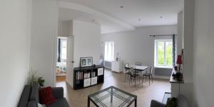 Appartements Appartement collonges bord de Saone : photos des chambres