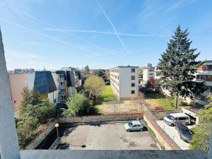 Appartements STUDIO A 300 METRES DE LA GARE et 25 MINUTES DE PARIS EN TRAIN : photos des chambres