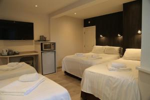 Quadruple Room room in Debden Guest House