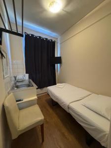 Single Room with Shared Bathroom room in Anwar House