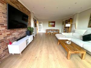 Fabulous Apartment with Garden and Parking