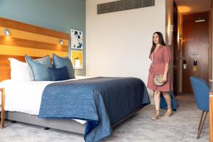 Standard King Room with Balcony - Mid Floor room in voco St. David's Cardiff an IHG Hotel