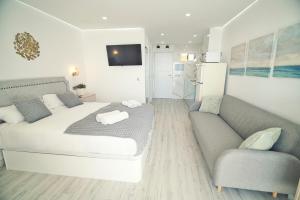 Estudio Moderno y reformado con Vistas al Mar