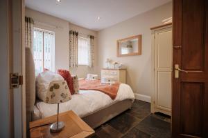 Two-Bedroom Cottage room in Humble Bee Farm