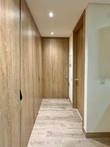 VITRa VISTA A LA CIUDAD ILUMINACION COMODIDAD