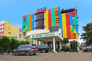 Super OYO Townhouse OAK Hotel Fiducia Serpong - Cileduk 1