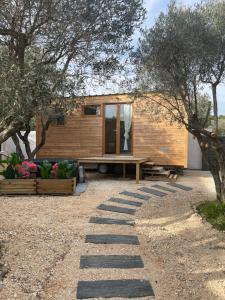 Appartements La Tiny House des Oliviers et son jacuzzi : photos des chambres