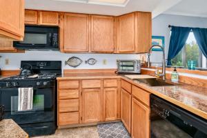 Classic AK Townhome 2BR 2BA