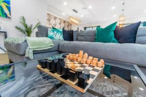 5BR Serenity Tampa Pool and Hot tub