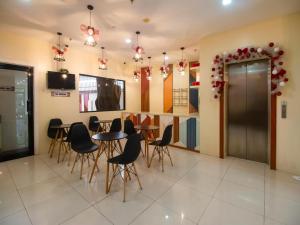 Super OYO 832 The Teepee Place Hostel & Residence Inn