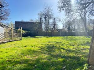 Modern 1BR Flat - Free Parking - Near LGW Airport - VAT Registered