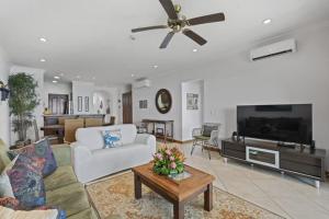 Stunning Condo with Panoramic Beach, Ocean, and Mountain Views in Playa Flamingo