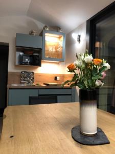 studio avec piscine partagée