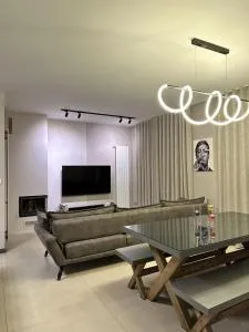 The Corner 1BR in Gemmayze - El Marfa