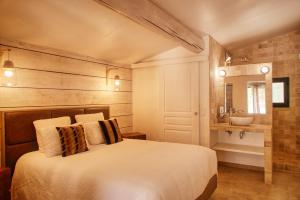 Maisons d'hotes Le Hameau Fleur de Pierres , Chambre , Gite et Table d'Hotes : photos des chambres