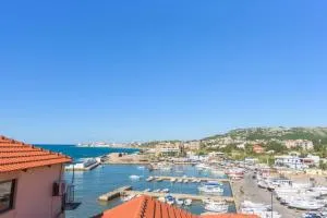 Duplex 3-BR with Port View - El Mîna