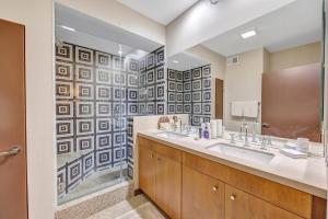 Biltmore Chic by Oranj Palm