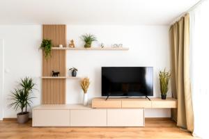 Apartment Tix - 75m2, AC, Parking, 3 min Europa SC