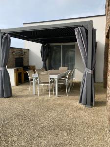 Maisons de vacances maison avec piscine couverte : photos des chambres