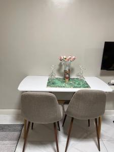 Monarch parksuites 1bedroom with free pool access