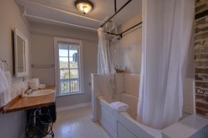 Downtown Secret Garden Piedmont