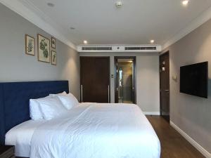 TT - Luxury Apartment with Rooftop Pool