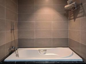 TT - Luxury Apartment with Rooftop Pool