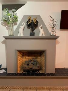 Upscale Tropical Oasis with Spectacular Views