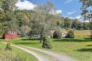 Cottage on Creeper Trail with Wide Open Acreage - Marion