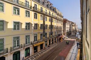 WHome Elegant Stay in Lisbons Historic Downtown
