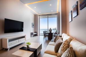 2 BR Ocean View Penthouse at Harbor 171 with Lux Amenities