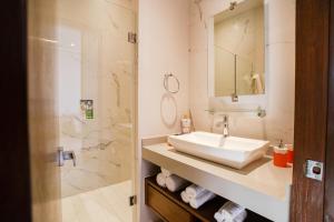 2 BR Ocean View Penthouse at Harbor 171 with Lux Amenities