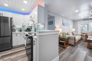 Manatee Cove! Canal side condo with water view! Half mile from AMI beaches!