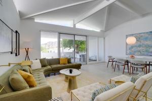 Pool Access Mtn-View Palm Springs Condo!