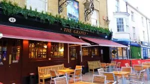 The Grapes Pub - 海斯