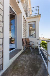 Superb beach-front family house