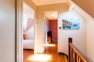 Superb beach-front family house