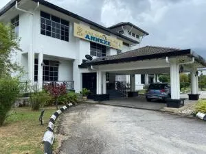 OYO 91112 Ann-exe Rest House - Kampong Baru