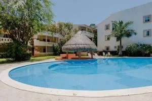 Private balcony I Gated Playacar I Pool On Site! - Плая-дель-Кармен