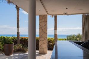 Miami Beautiful with kitchen and beach service Apmt 1B1B