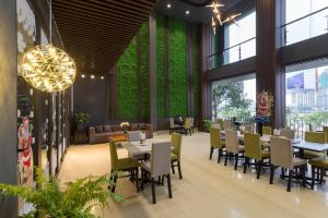 Capital O 1200 Salem Riverside Hotel