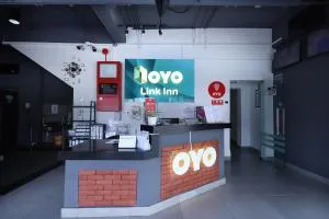 OYO 90848 Link Suite - Lima Kedai