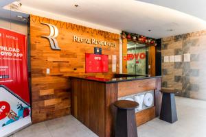 OYO 136 Regal Residences