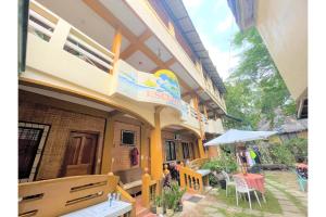 OYO 876 Escurel Inn Boracay