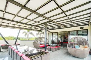 OYO 489 Casa Mia Hotel Suites