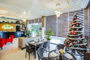 OYO 489 Casa Mia Hotel Suites