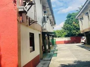 OYO 1026 Evita Hotel Bacoor - Tanza